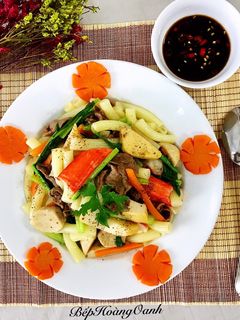 Hình của món Nui Xào Thập Cẩm.