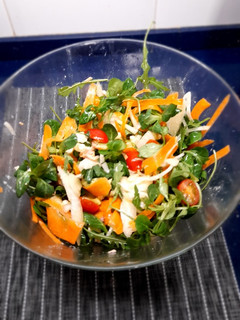 Una foto de Ensalada de canónigos y rúcula