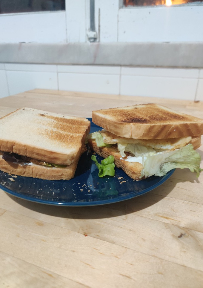 Una foto de Tostada con huevo