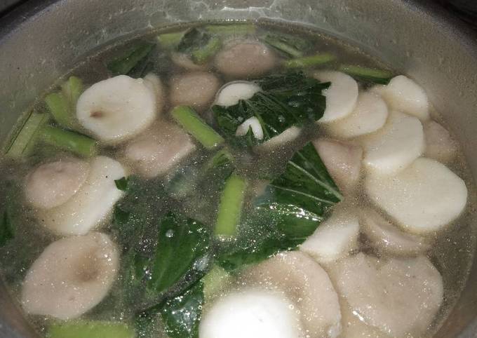 Sayur Sop Sawi + Bakso + Bola Ikan untuk menu buka puasa / sahur