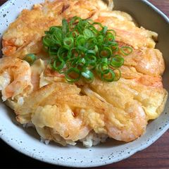 Pan-fried Prawn & Onion Rice Bowl A picture of Pan-fried Prawn & Onion Rice Bowl.