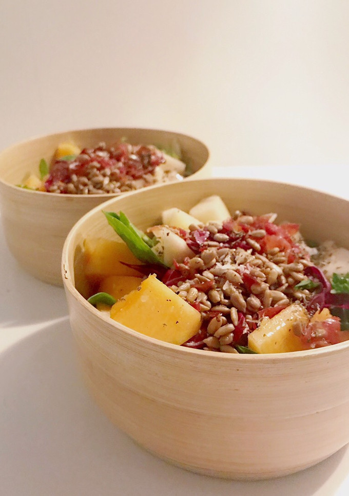 Una foto de Ensalada de melón y pera con jamón