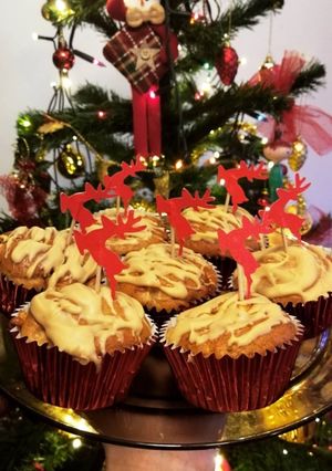 Zdjęcie przepisu Muffinki z jabłkiem i krówkami.