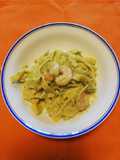 Fettuccine con crema di zucchine e gamberetti