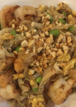 A picture of Thai Peanut Shrimp with Edamame.