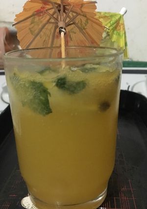 ઓરેંજ મોકટેલ (Orange Mocktail Recipe In Gujarati) રેસીપી મુખ્ય ફોટો