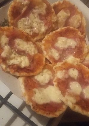 Una foto de Pizzetas rápidas fáciles
