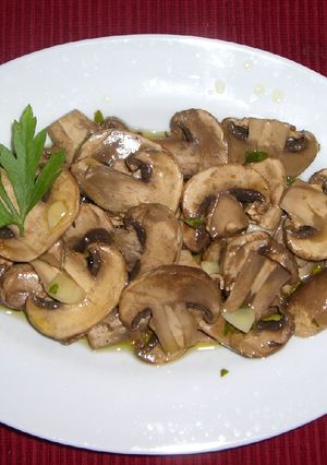 Una foto de Champiñones en vinagre
