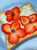 Sandwich Topping Bunga dengan Keju Oles