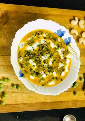 A picture of Methi malai matar.
