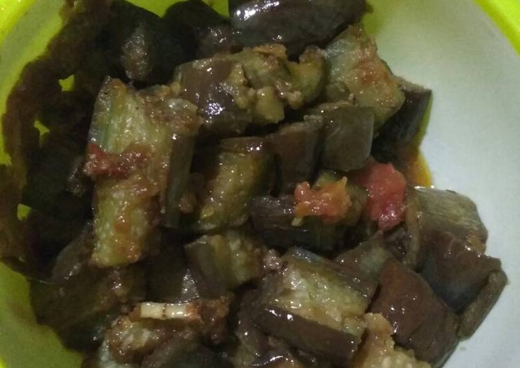 Tumis/oseng terong ungu simpel