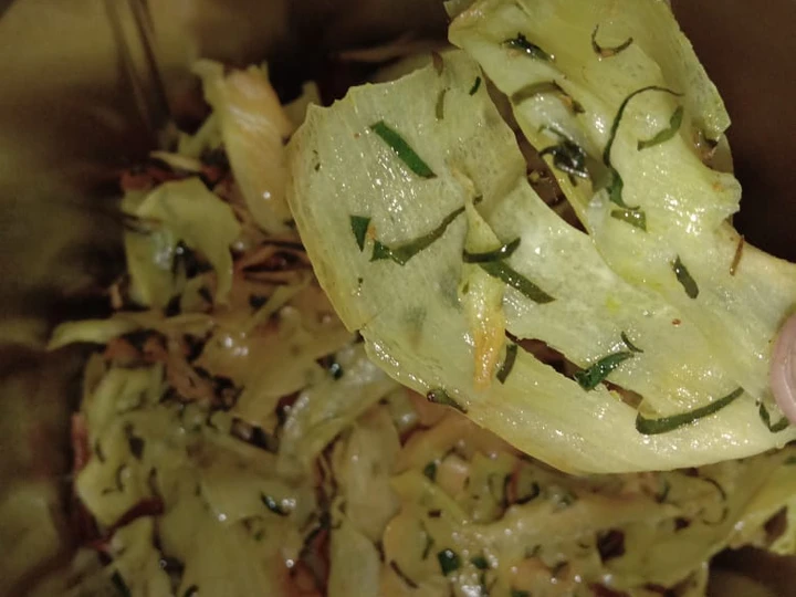 Langkah Gampang Menyiapkan Resep Keripik singkong daun jeruk yang Sempurna Anti Ribet, Uenak Banget