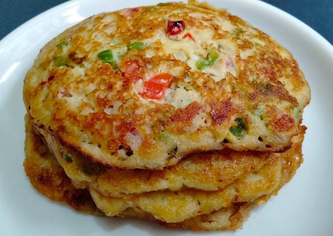 SPICY PUFFED RICE PANCAKES using Egg and Vegetables - EASY BREAKFAST RECIPE Recipe