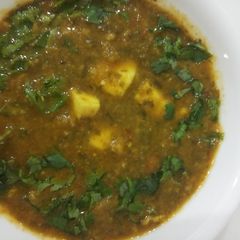 A picture of Palak daal with paneer.