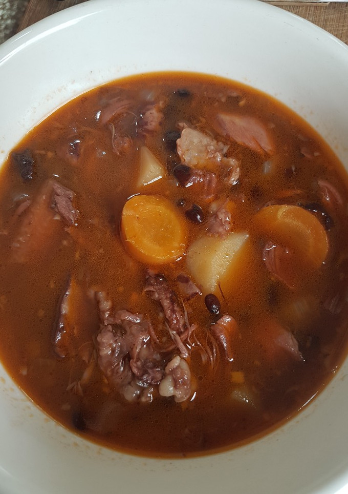 Una foto de Potaje cubano de frijoles negros