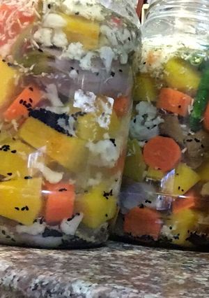 عکسی از دستور ترشی مخلوط
