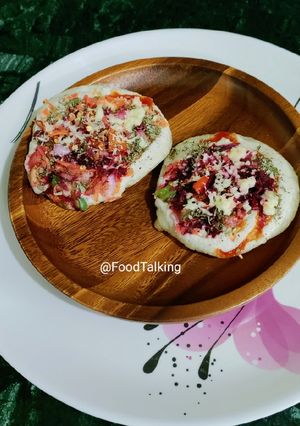 A picture of Mini Uttapam Pizza.