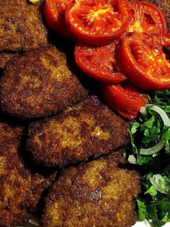 عکسی از دستور شامی کباب و گوجه سرخ شده