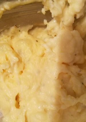 A picture of Homemade Mashed Taters.