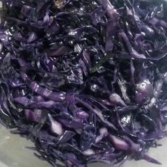A picture of Braised red cabbage.
