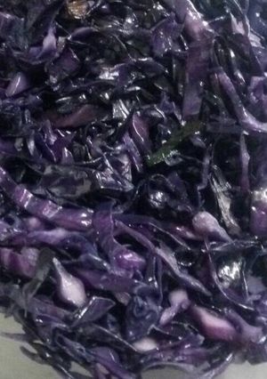A picture of Braised red cabbage.