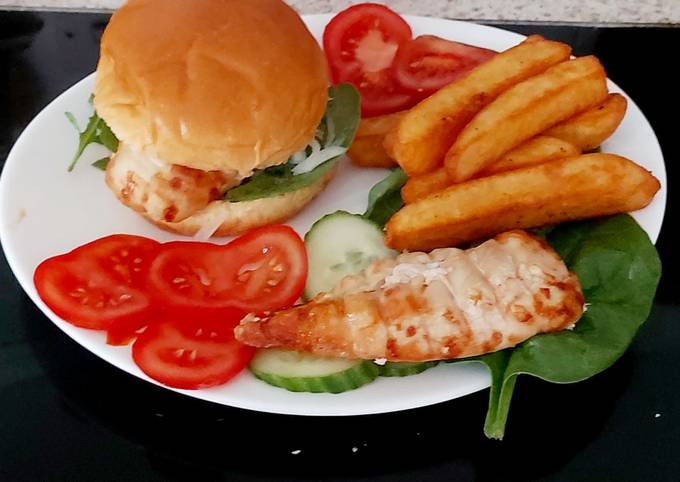 My Roast Chicken Burger with Homemade Chips and Salad 😍