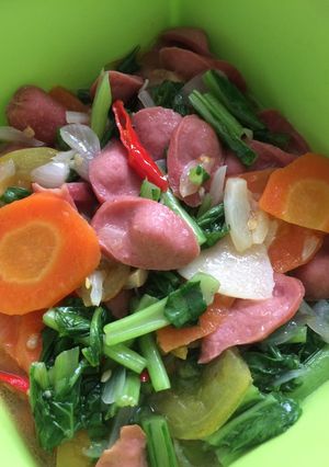 Foto resep Tumis sosis sawi wortel (mickyal)