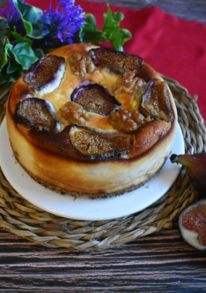 Una foto de Cheesecake de cabra, higos y nueces