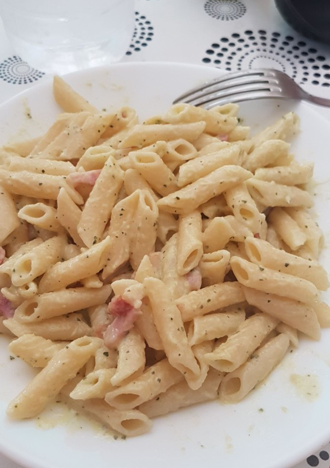 Una foto de Pasta con salsa de puerro y calabacín