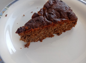Una foto de Queque integral vegano de plátano y chocolate