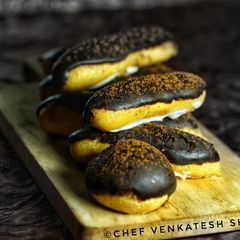 A picture of Chocolate eclairs.