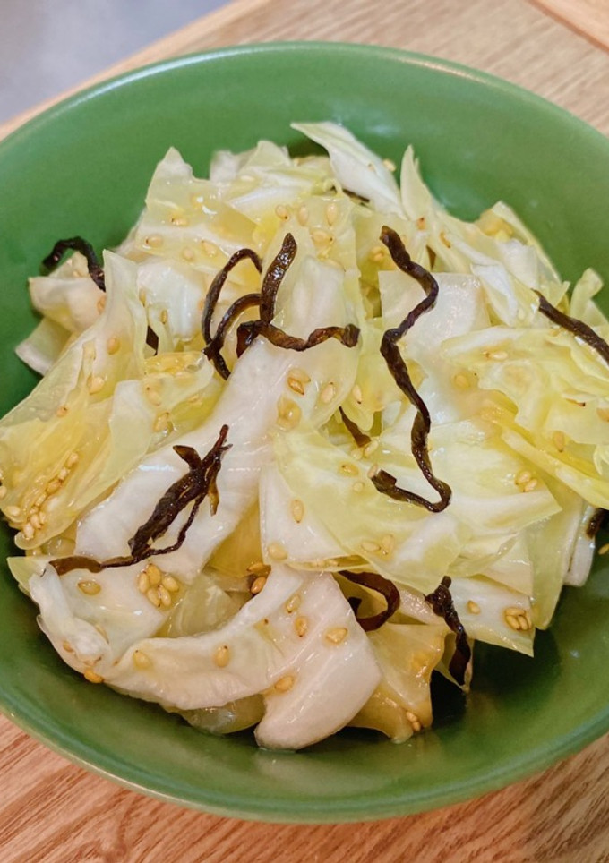 A picture of Shiokonbu cabbage(Salted kelp cabbage).