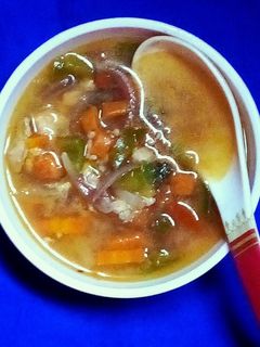 চিকেন স্যুপ (chicken soup recipe in bengali) রেসিপির প্রধান ছবি