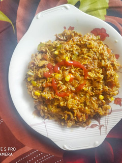 रोटी मैगी फ्यूजन (Roti fusion recipe in Hindi) रेसिपी मुख्य फोटो