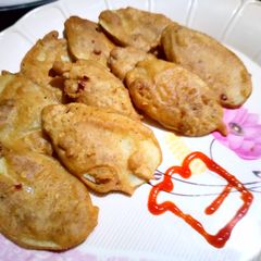 A picture of Potato pakora.