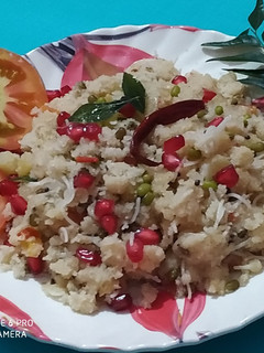 सूजी सेवइयां मिक्स उपमा (Suji seviyan mix upma recipe in Hindi) रेसिपी मुख्य फोटो