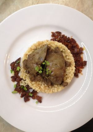 Májpörkölt tarhonyával recept fotója