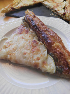 Una foto de Hojaldre de verduras caramelizadas y manzana