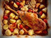 Una foto de pierna de cordero al horno
