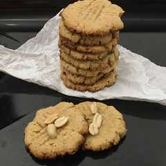 Una foto de GALLETITAS DE MANTEQUILLA DE MANÍ 🥜🍪