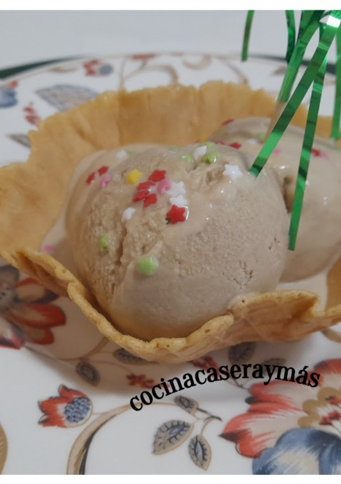 Una foto de Helado de café -con leche condensada casera sin azúcar-