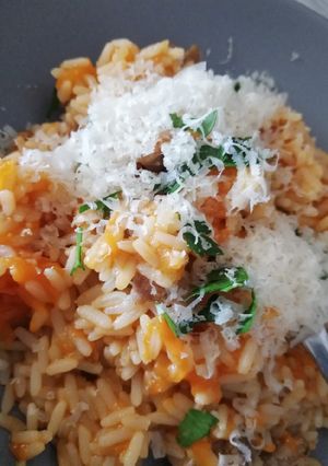 Foto di Risotto zucca e salsiccia 🍚🍖🌿😋