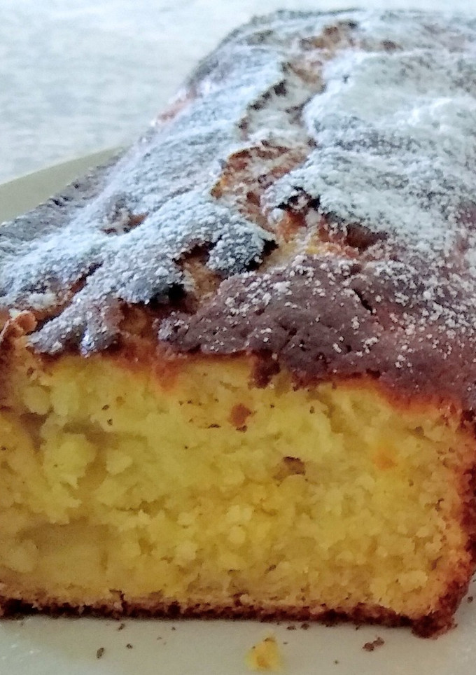 Una foto de Budín esponjoso de Manzana🍎Ideal para la merienda en este día lluvioso 🌧️