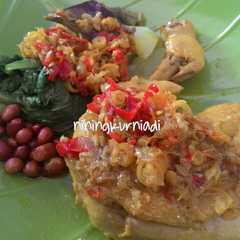 A picture of Ayam Betutu Khas Gilimanuk.