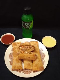 સ્પ્રિંગ રોલ (Spring Roll Recipe In Gujarati) રેસીપી મુખ્ય ફોટો