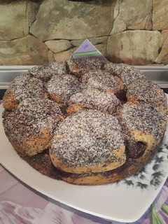 Mákos meggyes aranygaluska recept fotója