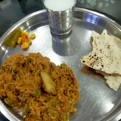 A picture of One Pot Masala Khichdi.