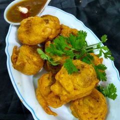 A picture of Aloo ki Kachori.