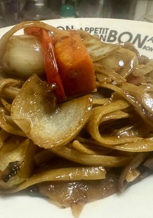 Una foto de Tallarines Chop suey