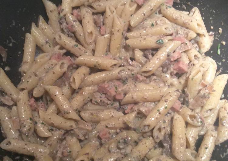 Penne prosciutto e funghi